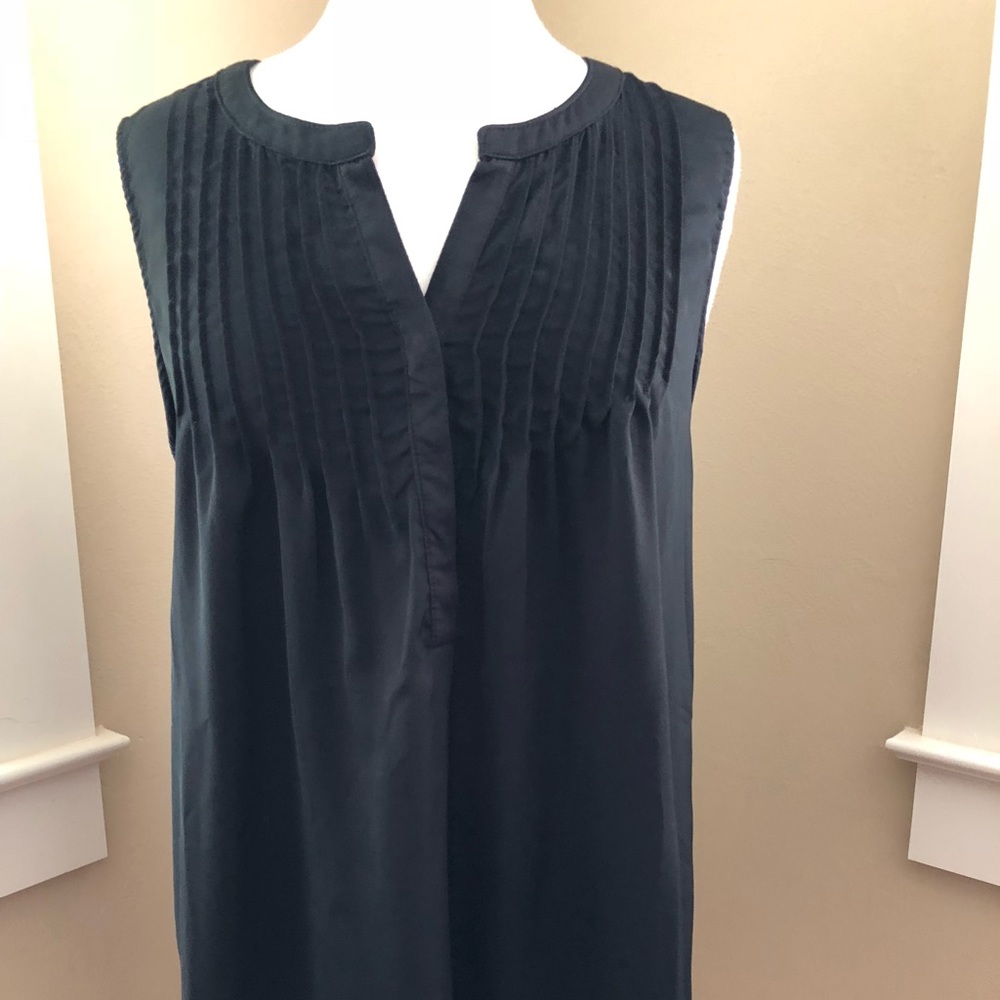 Merona VNeck Lightweight Long Sleeveless Blouse XL
